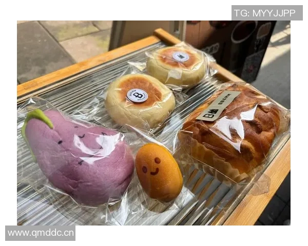 蛋糕面包的魅力探秘:从制作工艺到口感享受的全方位解析